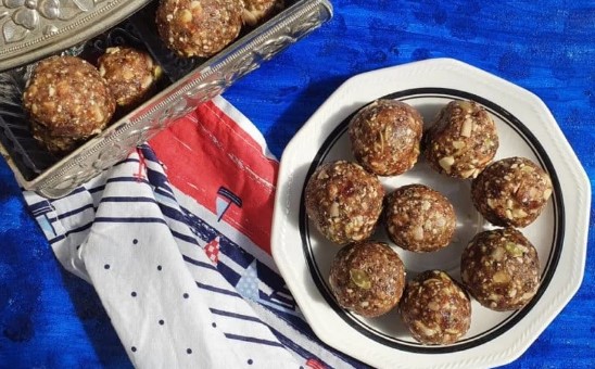 oats-dryfruit-laddu